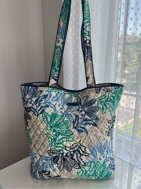 Vera Bradley Vintage Quilted Floral Tote in Blue & Green “Santiago” Pattern